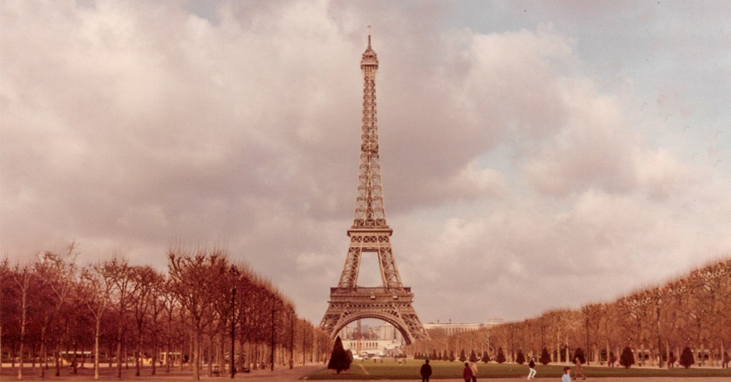 From Lake George to the Eiffel Tower: How travel turned into&nbsp;stationery